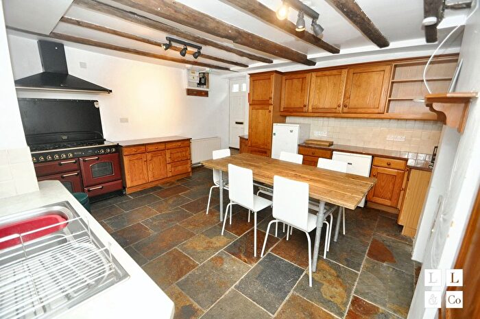 6 Bedroom End Terrace House To Rent In The Square, Penryn, TR10