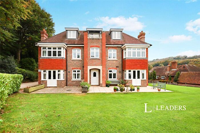 2 Bedroom Flat To Rent In Carlisle Road, Eastbourne, East Sussex, BN20