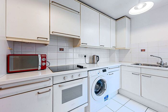 1 Bedroom Flat To Rent In King Henrys Reach, Manbre Road, Hammersmith, London, W6