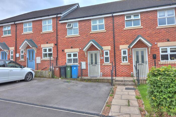 2 Bedroom Terraced House For Sale In Hart Mill Close, Mossley, Ashton-under-lyne, OL5