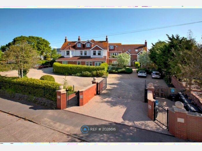 2 Bedroom Flat To Rent In The Avenues, Exmouth, EX8