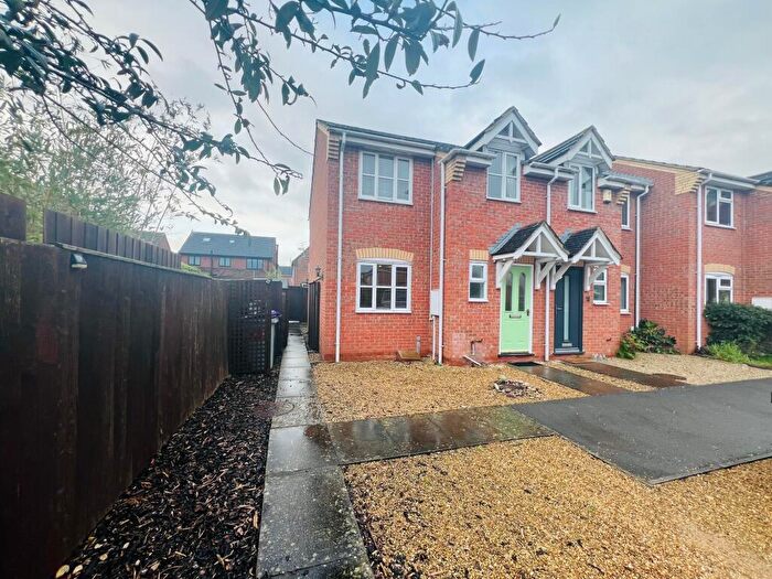 3 Bedroom House To Rent In Clover Gardens, Stamford, PE9