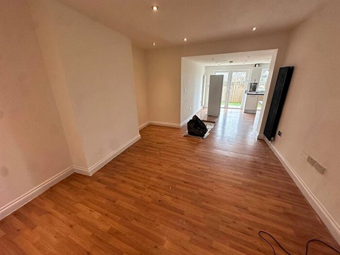 2 Bedroom Flat To Rent In Devonshire Road, London, SE23