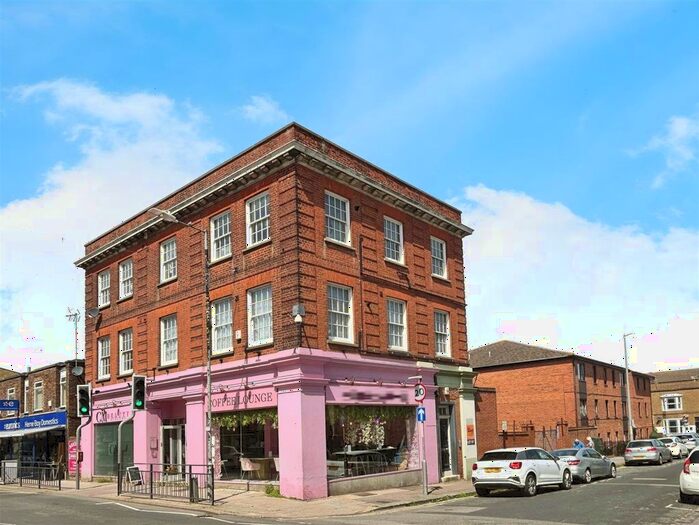 2 Bedroom Flat To Rent In High Street, Herne Bay, CT6