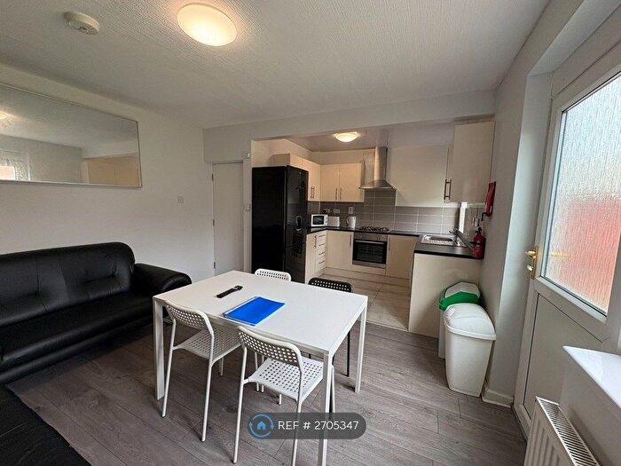 5 Bedroom Terraced House To Rent In Queensland Avenue, Coventry, CV5