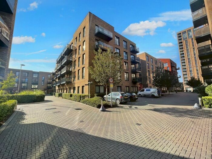 1 Bedroom Flat To Rent In Royal Victoria Gardens, Whiting Way, Marine Wharf, London, SE16