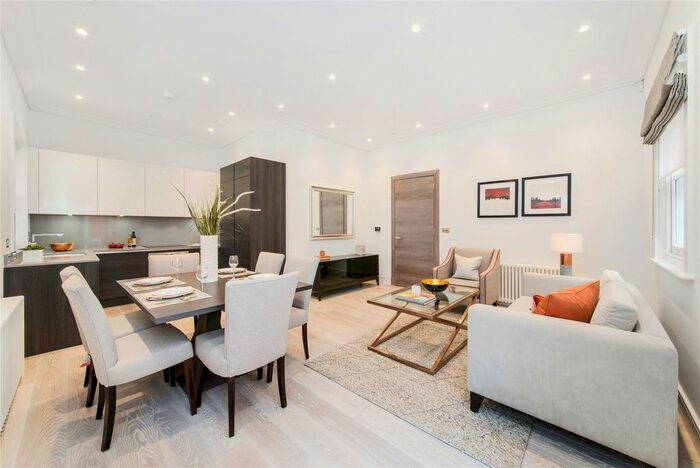 2 Bedroom Flat To Rent In North Audley Street, Mayfair, London, W1K