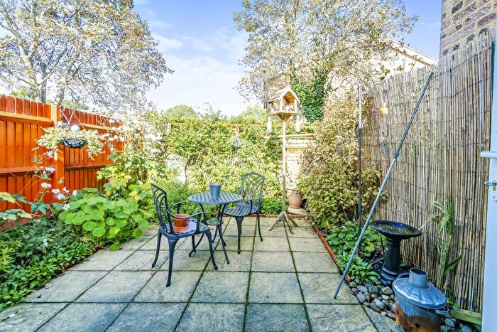 2 Bedroom Bungalow For Sale In Sorrel Bank, Linton Glade, Croydon, CR0