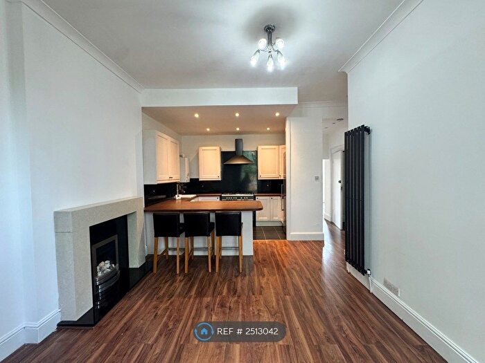 2 Bedroom Flat To Rent In Shooters Hill Road, London, SE3