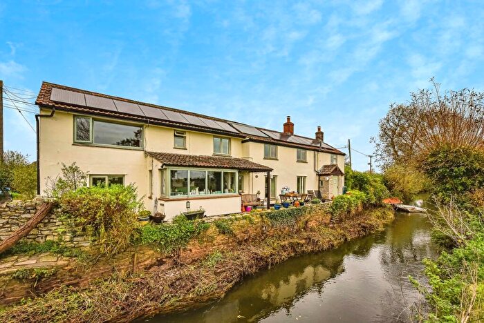 4 Bedroom Detached House For Sale In Ashmoor Drove, Wells, Somerset, BA5