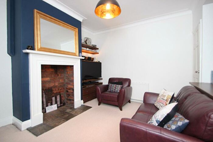 3 Bedroom End Of Terrace House To Rent In Pasture Crescent, Leeds, West Yorkshire, Uk, LS7
