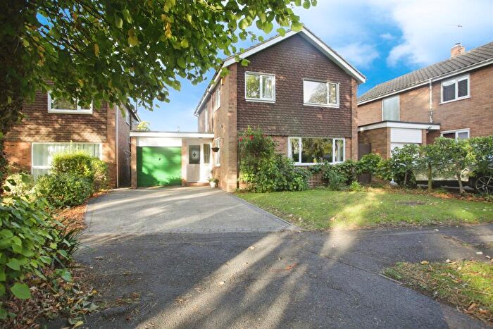 4 Bedroom Detached House For Sale In Beech Drive, Rugby, CV22