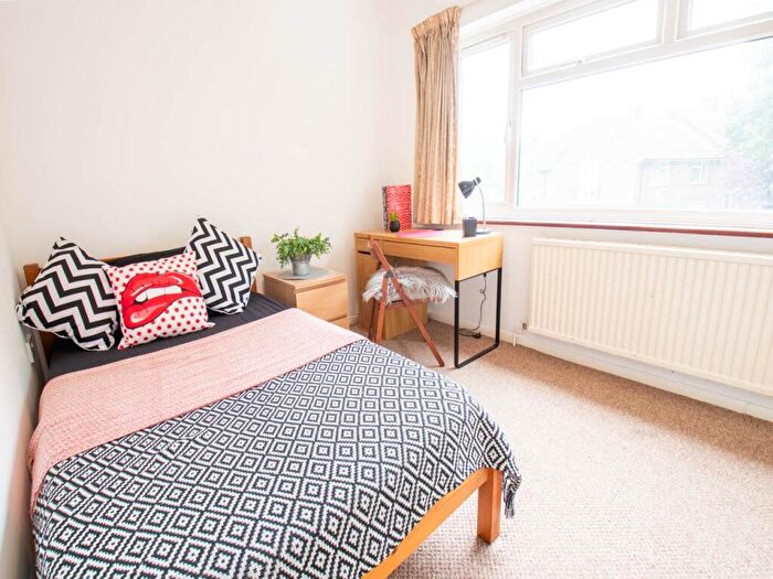 6 Bedroom House To Rent In River Street, Gillingham, Kent, ME7