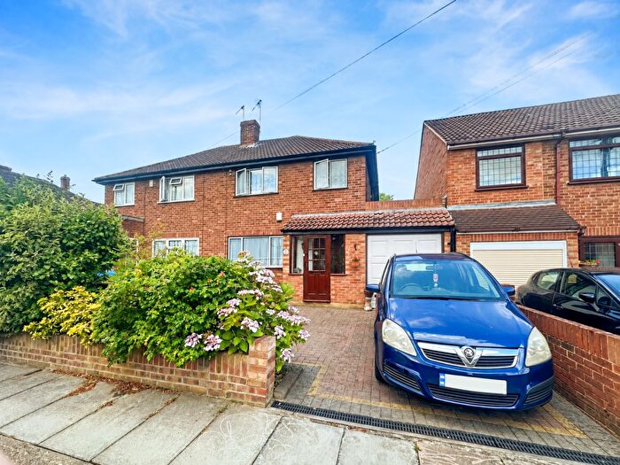 3 Bedroom Semi-Detached House To Rent In Rokesby Close, Welling, DA16
