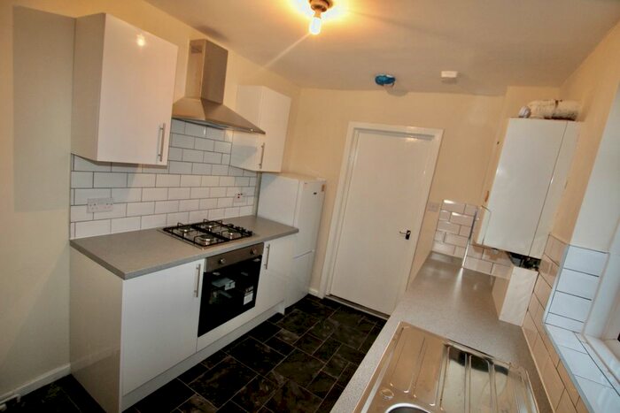 3 Bedroom Flat To Rent In Silkeys Lane, North Shileds, NE29