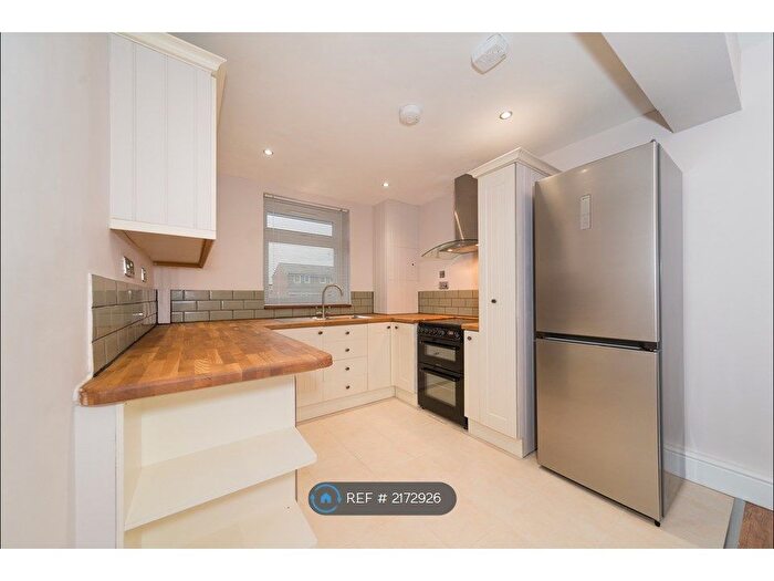 4 Bedroom Flat To Rent In Juniper House, London, SE14