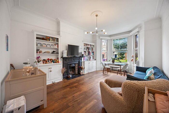 1 Bedroom Flat For Sale In Goldhurst Terrace, London, NW6