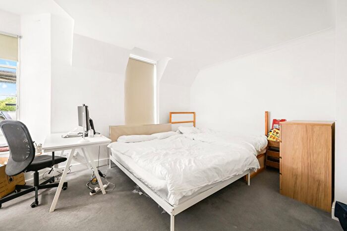 2 Bedroom Flat To Rent In Prince Arthur Road, London, NW3