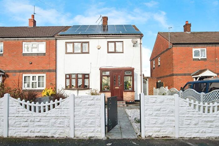 3 Bedroom Semi-Detached House For Sale In Byron Street, West Bromwich, B71