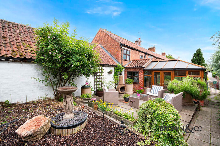 2 Bedroom Cottage For Sale In High Mount, North Street, DN22