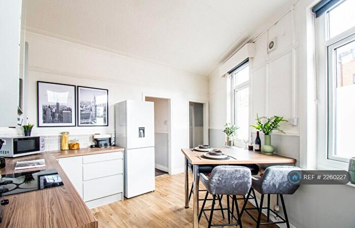 4 Bedroom End Of Terrace House To Rent In Colton Road, Armley, Leeds, LS12