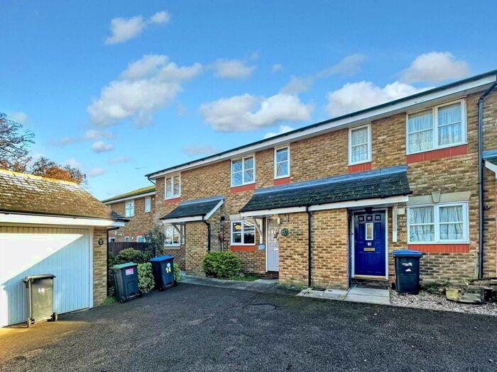 2 Bedroom Terraced House To Rent In Macleod Road, London, N21