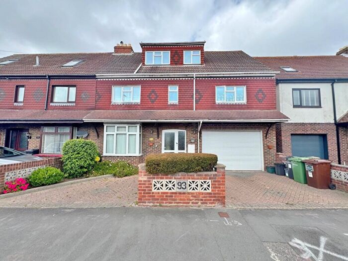 6 Bedroom Semi-Detached House For Sale In Grove Road, Drayton, PO6