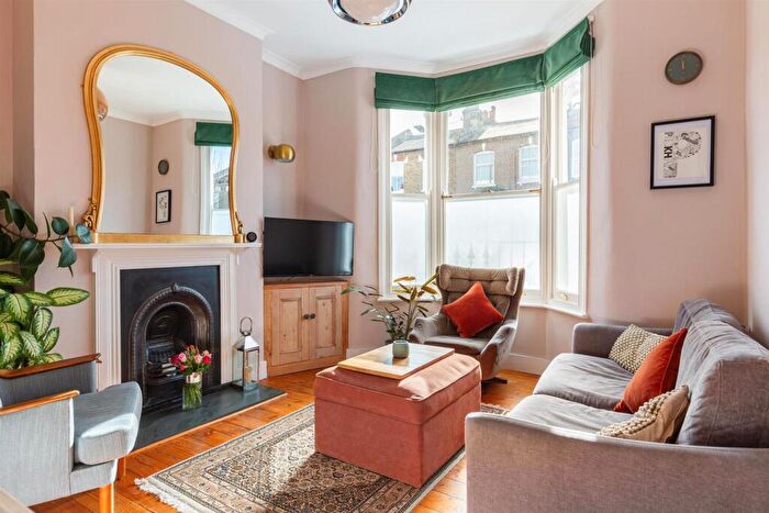 1 Bedroom Flat For Sale In Brayards Road, London, SE15