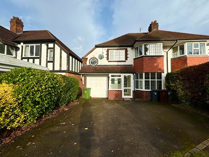 4 Bedroom Semi-Detached House To Rent In Solihull Road, Shirley, Solihull, West Midlands, B90