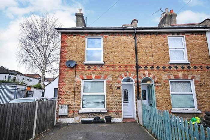 3 Bedroom Semi-Detached House To Rent In Pope Road, Bromley, BR2