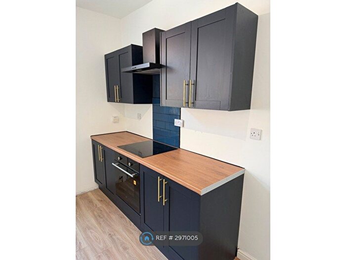 2 Bedroom Terraced House To Rent In Leeds Road, Castleford, WF10