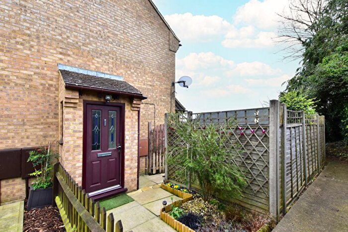 1 Bedroom End Terrace House For Sale In Creasy Close, Abbots Langley, WD5
