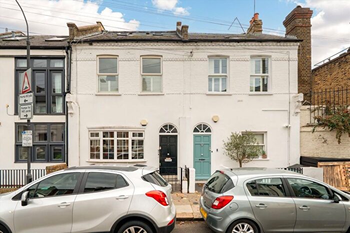 2 Bedroom Flat To Rent In Ackmar Road, Fulham, SW6
