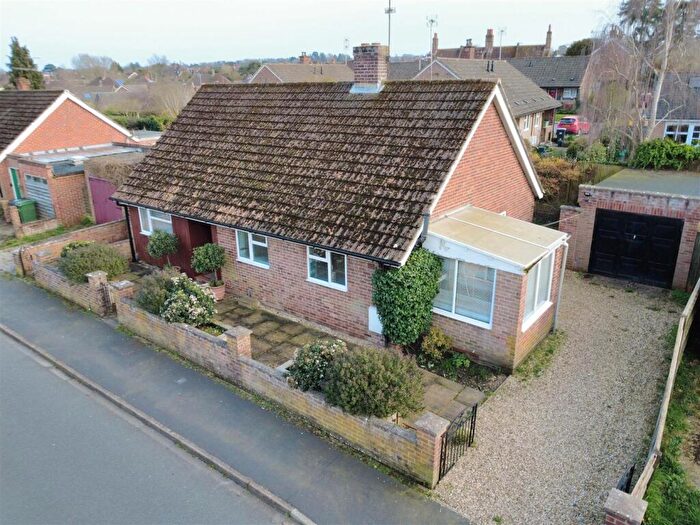 2 Bedroom Bungalow For Sale In Enborne Grove, Newbury, RG14