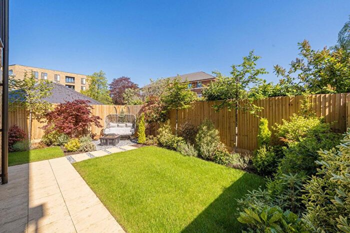 4 Bedroom Property For Sale In Walton Court Gardens, Weybridge, KT12