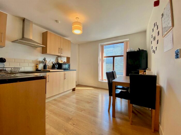 2 Bedroom Apartment To Rent In Bayhall Apartments, Huddersfield, HD1