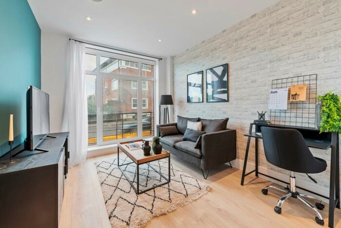 Flat To Rent In Pyrcroft Road Chertsey, KT16