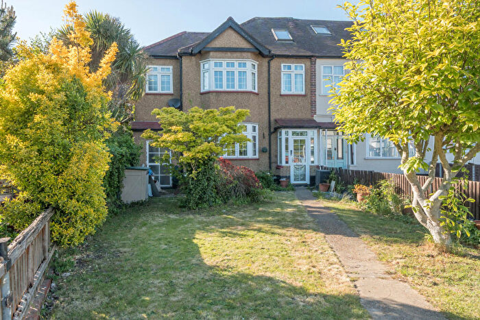 4 Bedroom End Of Terrace House For Sale In Perry Hill, Lewisham, London, SE6