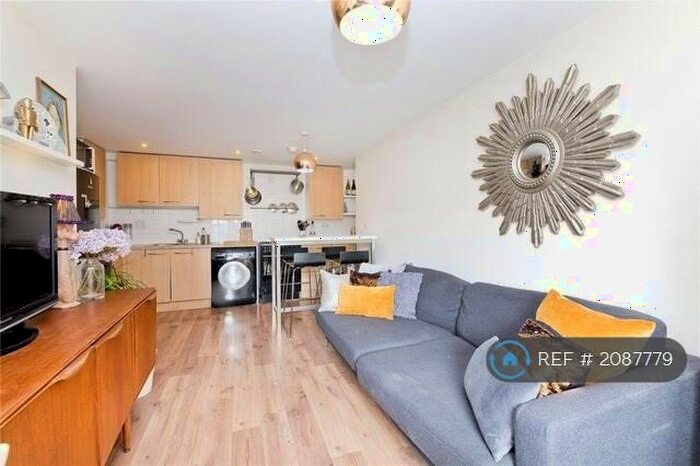 1 Bedroom Flat To Rent In Chaplin House, London, N1