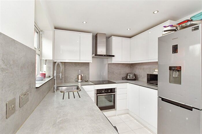 2 Bedroom End Of Terrace House For Sale In Burrows Chase, Waltham Abbey, Essex, EN9