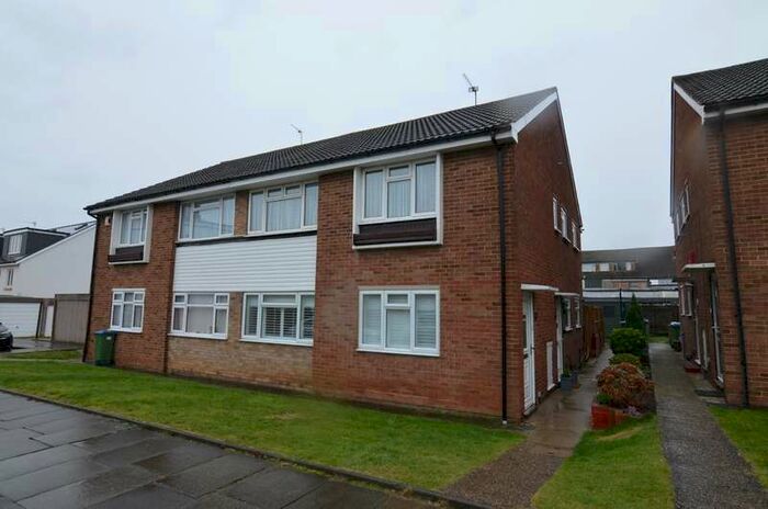 2 Bedroom House To Rent In Aston Close, Sidcup, DA14