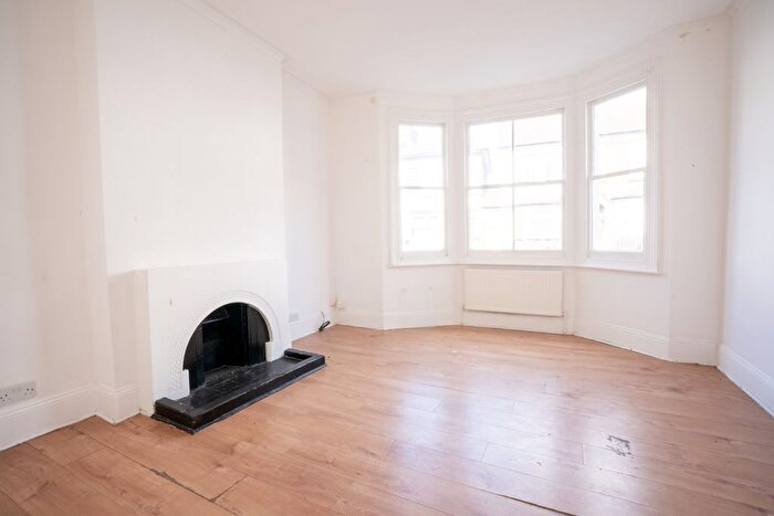 2 Bedroom Flat To Rent In Finborough Road, Tooting, SW17