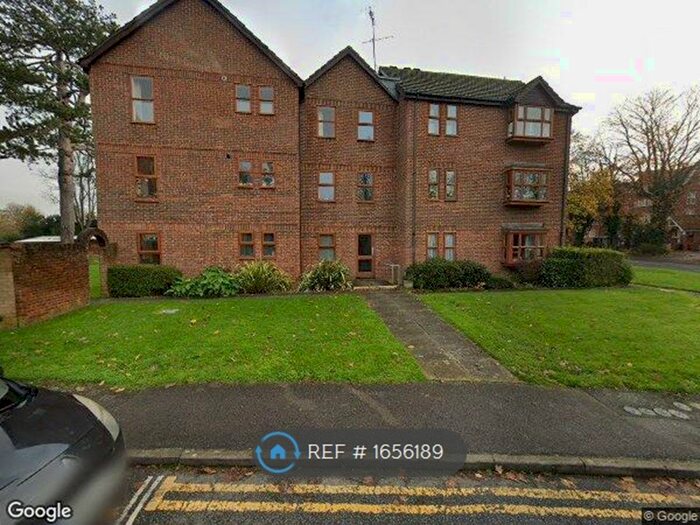 2 Bedroom Flat To Rent In Rochester Avenue, Canterbury, CT1