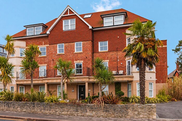 2 Bedroom Flat For Sale In Durley Chine Road, Bournemouth, BH2