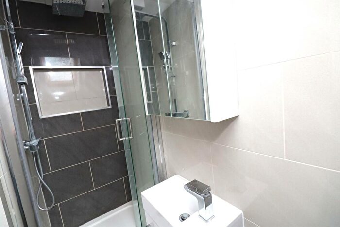 2 Bedroom Flat To Rent In Byron Road, Wealdstone, Harrow, HA3
