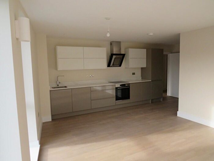 2 Bedroom Flat To Rent In St Mary's Road London, N8