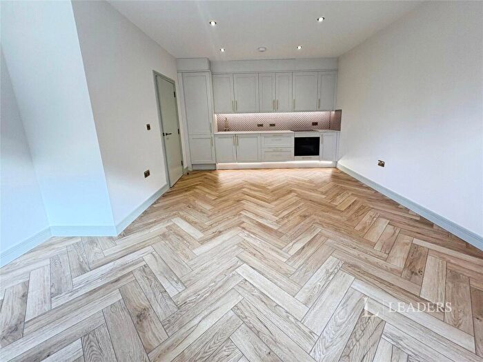 1 Bedroom Flat To Rent In Davigdor Road, BN3