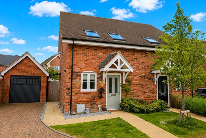 2 Bedroom Semi Detached House For Sale In East End, Cholsey, OX10