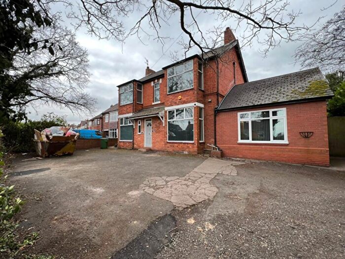 13 Bedroom House Of Multiple Occupation To Rent In Birmingham Road, Marlbrook, B61