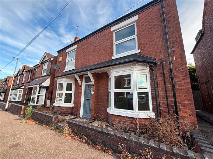 4 Bedroom Property To Rent In Ivanhoe Road, Lichfield, WS14
